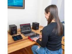 Akai Keyboard Controller MPK Mini Play MK3