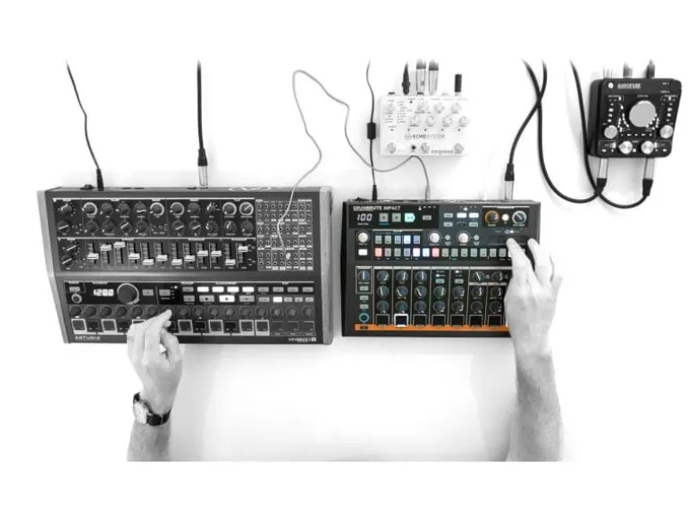 Arturia Drum Machine Drumbrute Impact