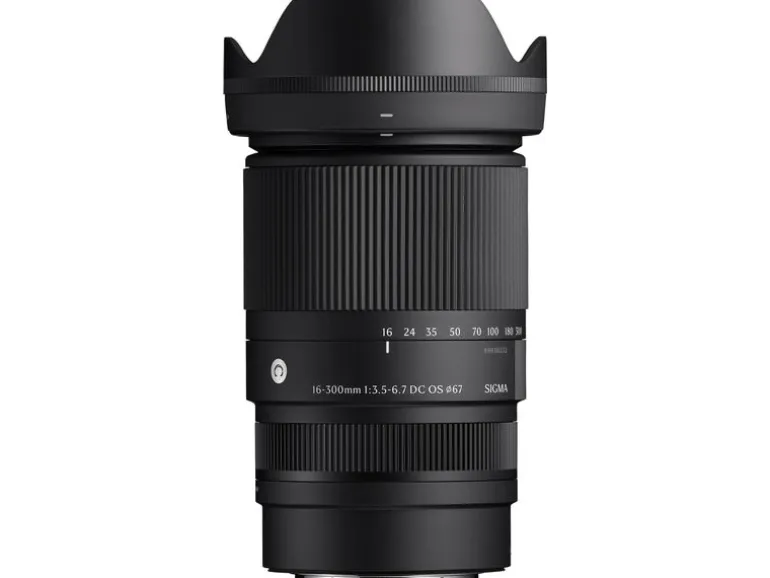 Canon Fotokamera EOS R7 16-300 Kit