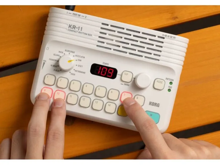 Korg Drum Machine KR-11
