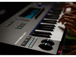 Native Instruments Keyboard Controller Kontrol S49 – MK3