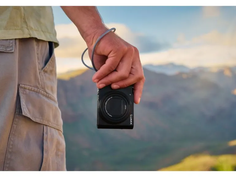 Panasonic Fotokamera Lumix DC-TZ300 Schwarz