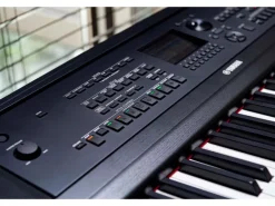Yamaha E-Piano DGX-670 Schwarz