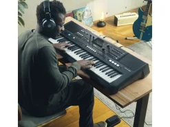 Yamaha Keyboard PSR-E483